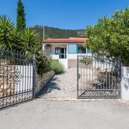 Villa Paradise Found