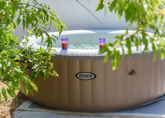 Paradise Found * Komiža